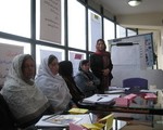 Afghanische Polizisten werden im Kampf gegen häusliche Gewalt geschult (Auswärtiges Amt)